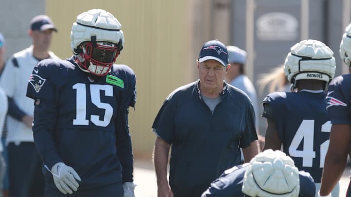 Patriots Bill O’Brien Reacts to ‘Interrogating’ Ex Cowboys