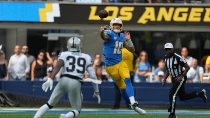 Graham, Raiders' Defense Prepare for Familiar QB Threat