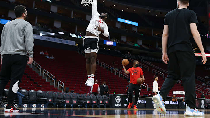 Warriors Announce Signing of Former Rockets Big Man