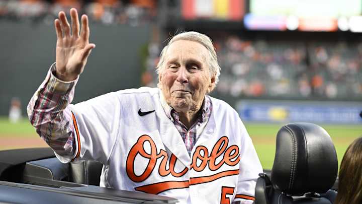Baseball World Reacts to the Passing of Hall of Famer Brooks Robinson