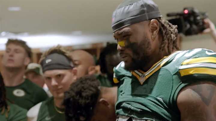 Packers’ Rashan Gary Delivered Emotional Speech to Teammates After First Home Game Back From ACL Injury