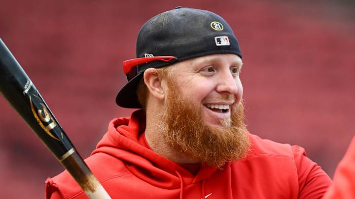 Former Dodger Justin Turner Removed From Final Home Game in Unprecedented Way to Get Ovation From Boston Fans Former Dodger Justin Turner Removed From Final Home Game in Unprecedented Way to Get Ovation From Boston Fans