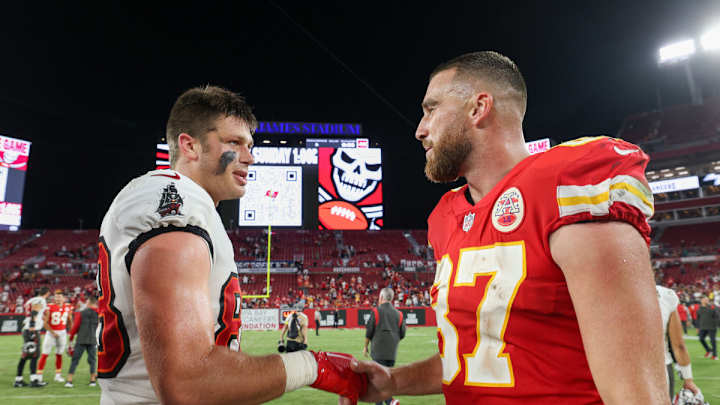 Chiefs Star Tight End Travis Kelce 'Big Fan' of Buccaneers Cade Otton