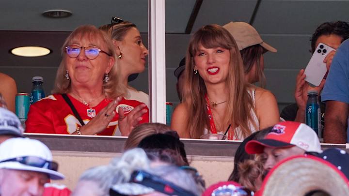 Couple Who Foreshadowed Taylor Swift-Travis Kelce Romance in 2020 Goes Viral