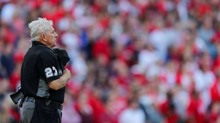 Awful Umpiring Puts Cloud Over Astros-Mariners Battle That Had Playoff Implications