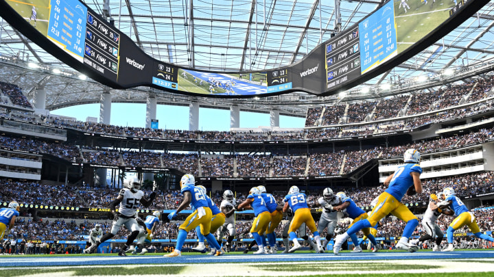 3 Things to Watch for as the Raiders Play the Chargers