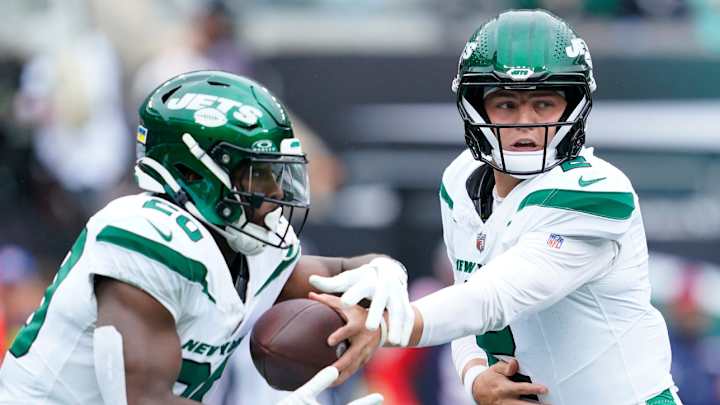Jets’ Breece Hall Likes Tweet With Disparaging Comment About QB Zach Wilson