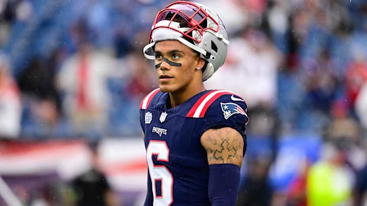 Christian Gonzalez Named NFL Defensive Rookie of the Month