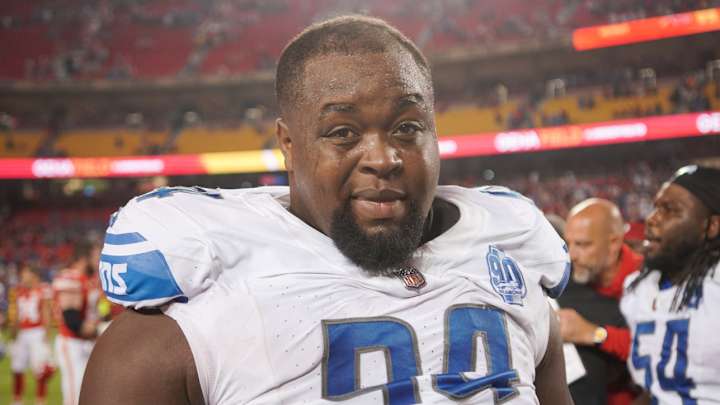 Lions DT Became a Fashion Icon With the Best Overalls Outfit Before Packers Game