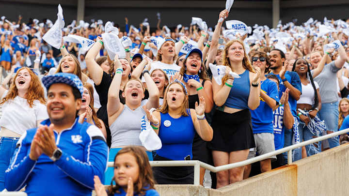 Kentucky Briefing: Breaking down how the blue/white game works for Kentucky fans Kentucky Briefing: Breaking down how the blue/white game works for Kentucky fans