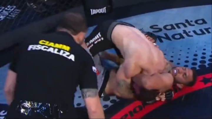 VIDEO: MMA Fighter Tries Fake Tap To Escape Rare Submission