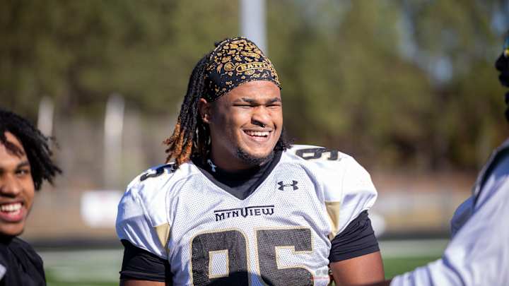 Friday Night Lights Preview: Dawg Commits Start Region Play