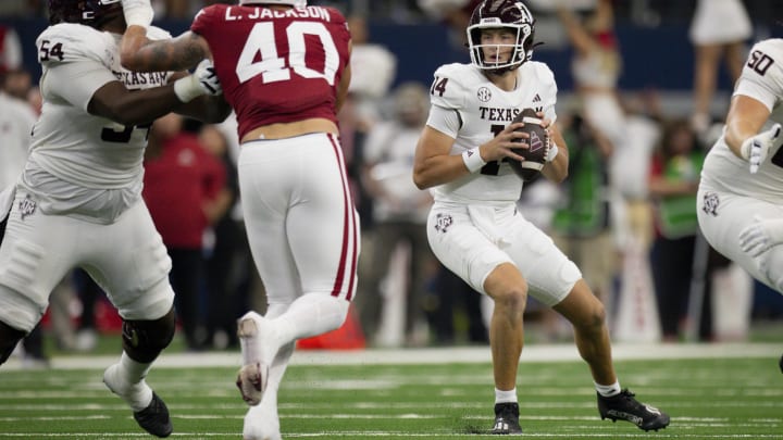 Texas A&M Aggies Roll Past Arkansas Razorbacks 34-22 Texas A&M Aggies Roll Past Arkansas Razorbacks 34-22