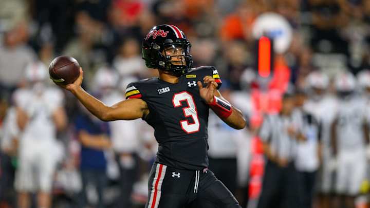 Big Ten Roundup (Sept. 30): 12 Big Ten Players Named Semifinalists for 'Academic Heisman'