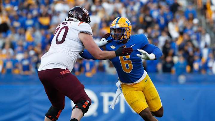 Former Pitt DE John Morgan Collapses During Game