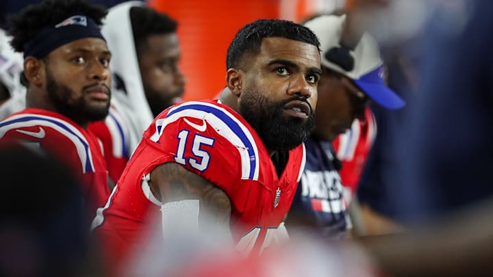 Patriots’ Ezekiel Elliott to Get ‘Starter Reps’ vs. Cowboys, per Insider Patriots’ Ezekiel Elliott to Get ‘Starter Reps’ vs. Cowboys, per Insider