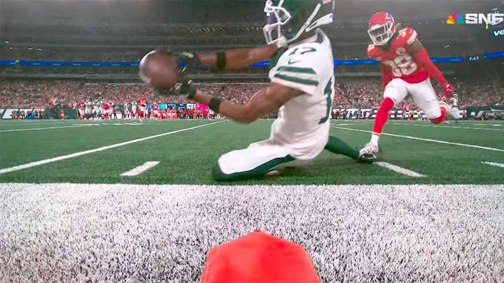 Pylon Cam Gave Us a Beautiful Look at Garrett Wilson’s Physics-Defying Catch vs. Chiefs