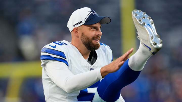 PUNTER PASS: Inside the Dallas Cowboys' Fake PAT Trick vs. New England PUNTER PASS: Inside the Dallas Cowboys' Fake PAT Trick vs. New England