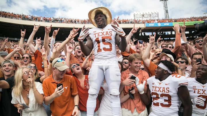 Texas Longhorns, Oklahoma Sooners Agree to Contract Extension for Cotton Bowl in Red River Rivalry