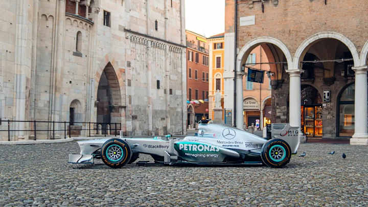 F1 News: Lewis Hamilton's Mercedes W04 Sells At Las Vegas Auction For Staggering $18.8 Million