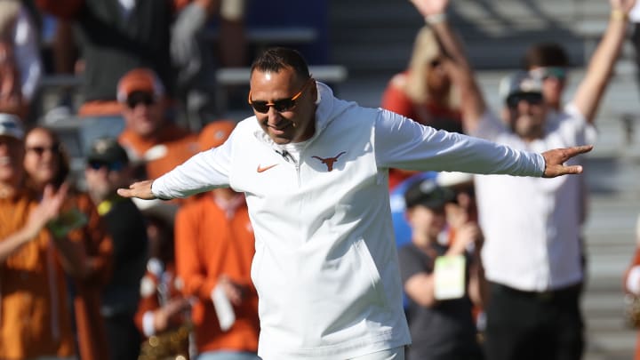 OFFICIAL: 3-Star P Michael Kern Signs With Texas Longhorns - Sports