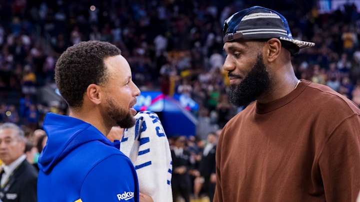 Steph Curry and LeBron James Go Viral After Lakers vs. Warriors Game