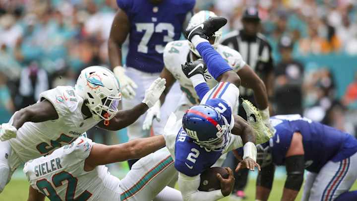 Giants Shredded By Miami, 31-16 Giants Shredded By Miami, 31-16