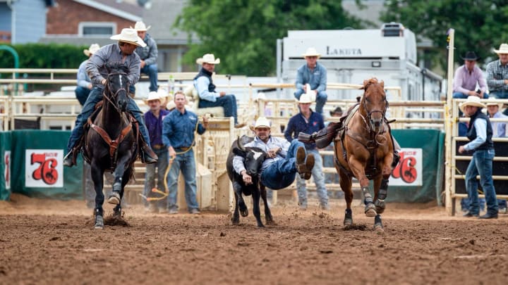 Steer Wrestler Justin Shaffer Wins All At Texas Circuit Finals