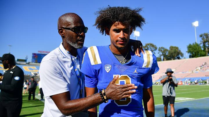 UCLA Football: Dante Moore Sought Advice from Former Bruins QB Mid-Game UCLA Football: Dante Moore Sought Advice from Former Bruins QB Mid-Game