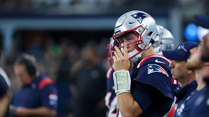 Mac Jones’s Ugly Pick-Six vs. Saints Looks Even Worse Compared to Tom Brady’s Impressive Patriots Stat Mac Jones’s Ugly Pick-Six vs. Saints Looks Even Worse Compared to Tom Brady’s Impressive Patriots Stat