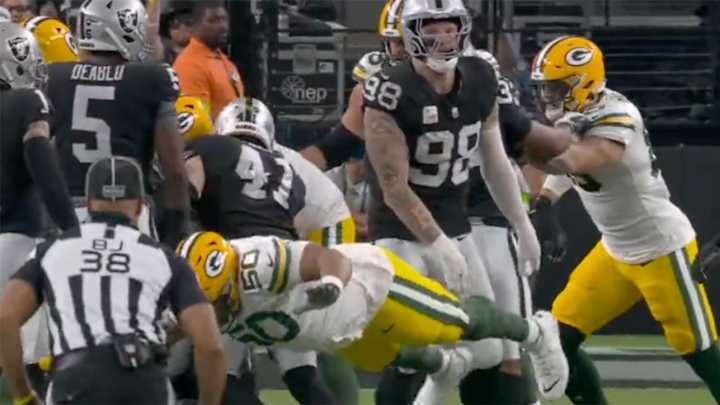 Packers Offensive Lineman's Oscar-Worthy Flop Had NFL Fans in Hysterics
