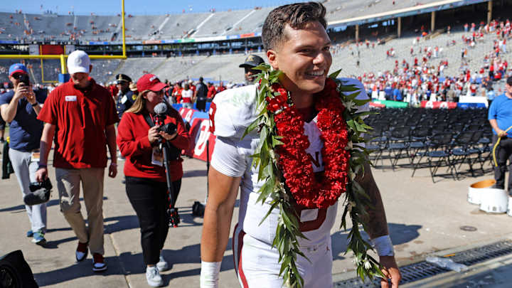 Oklahoma QB Dillon Gabriel Wins Third National Player of the Week Award Oklahoma QB Dillon Gabriel Wins Third National Player of the Week Award