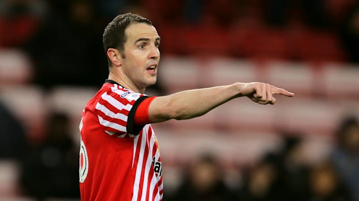 Ex-Sunderland man John O'Shea poised for Championship return