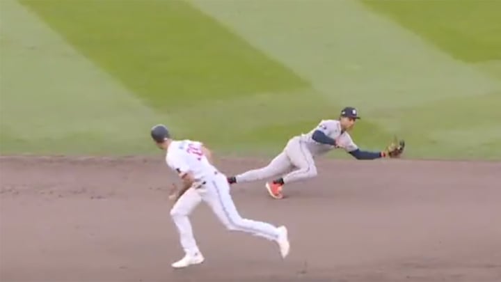 Jeremy Peña Slammed the Door Shut on Twins Comeback With a Brilliant Defensive Play