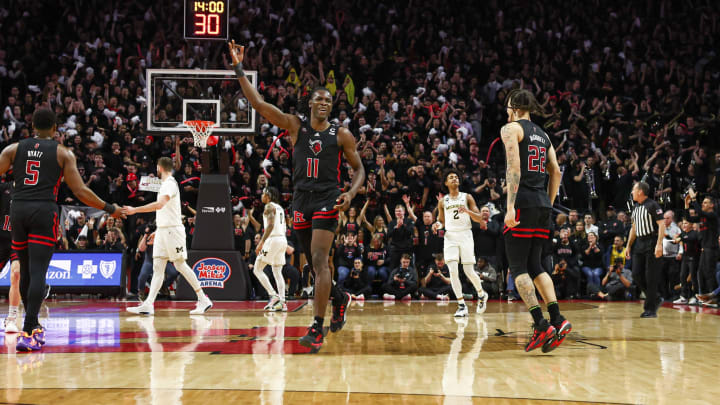 Big Ten Roundup (Oct. 11): Wisconsin Recruiting 6-Foot-8 Lineman; Rutgers Sold Out Home Games