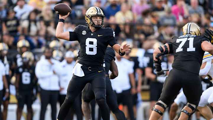 Player to Know - Ken Seals, Vanderbilts Quarterback Player to Know - Ken Seals, Vanderbilts Quarterback