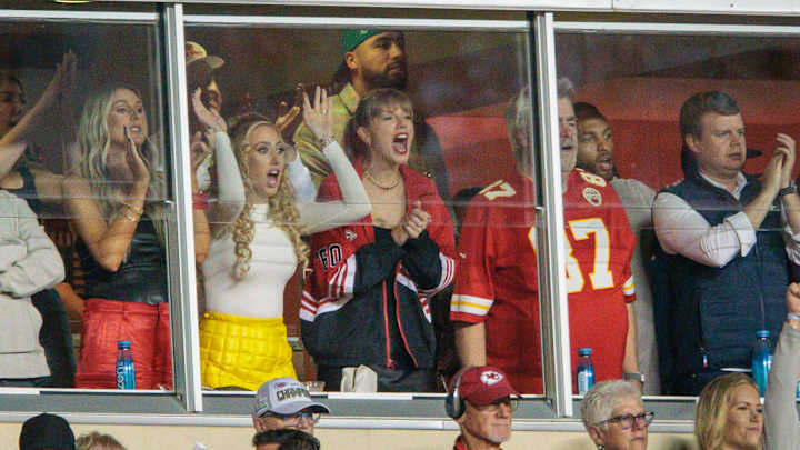 Watch: Taylor Swift Flashes New Handshake During Travis Kelce's Dominant Performance For Chiefs