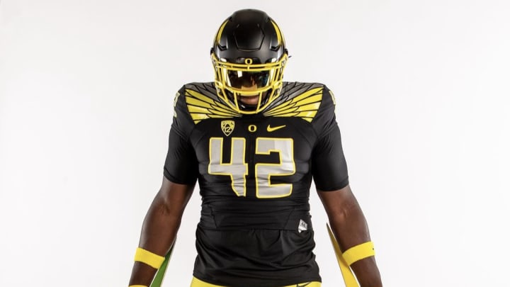 2024 Defensive Linemen Aydin Breland Commits to Oregon Football