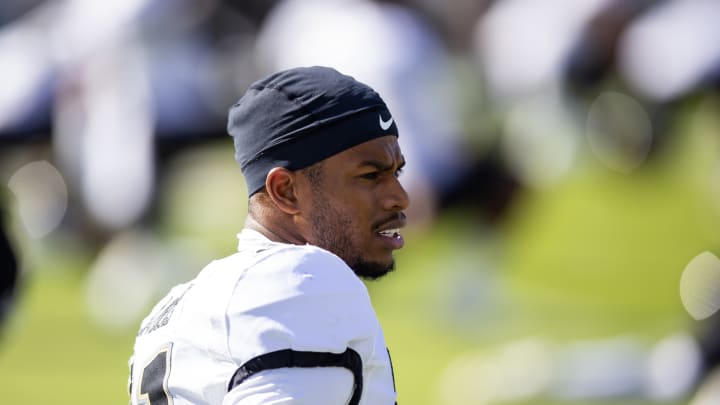 Deion Sanders’s Son Tackles Emmitt Smith’s Son in Full-Circle Moment During Stanford-Colorado Game