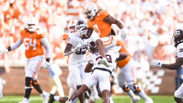 Tennessee Outlasts Texas A&M, Defends Home Turf