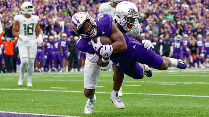 Washington Hangs On Against Oregon in Back-and-Forth Thriller