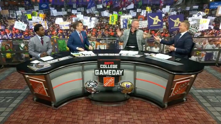 Salty ‘College GameDay’ Fans Serenaded Oregon’s Mascot With Vulgar Chant