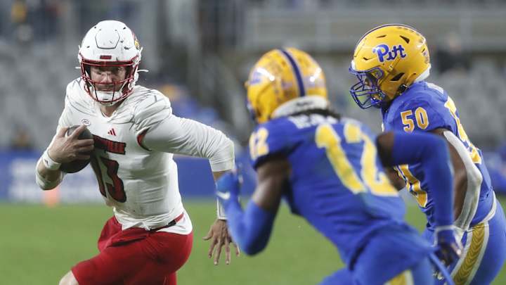 Louisville Upset by Pitt for First Loss of Season