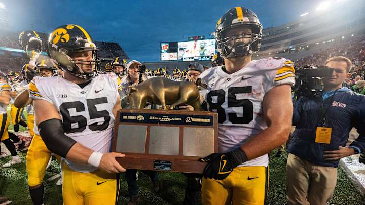 Big Ten Roundup (Oct. 15): Iowa Buries Wisconsin, Illinois Stuns Maryland