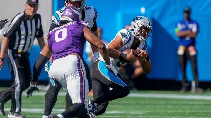 Vikings' Marcus Davenport Carted Off in Chicago With Ankle Injury