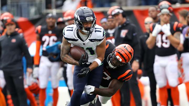 Seattle Seahawks Keep Pace with Joe Burrow, Cincinnati Bengals But Trail at Halftime