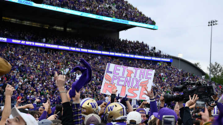 Give Them Another High 5: Huskies Move Up in AP Poll