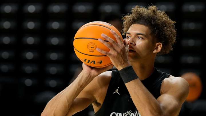 Report: UC Basketball Falls to Maryland 74-70 in Preseason Scrimmage