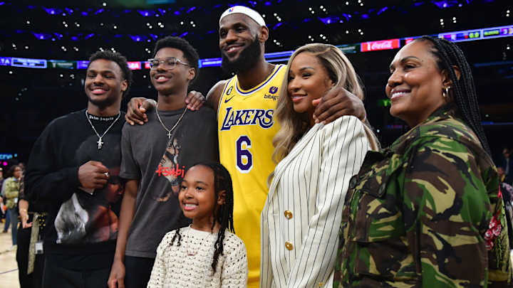 LeBron James’s Embarrassing Daughter During Her Volleyball Game Is Best Thing You’ll See Today