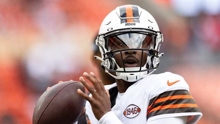 Browns Sign P.J. Walker To Active Roster